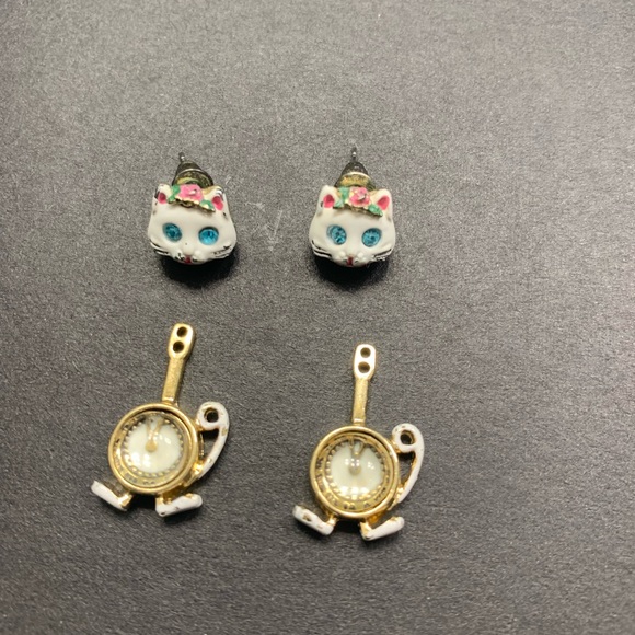 Alice In Wonderland Inspired Betsey Johnson Earrings - Picture 4 of 4
